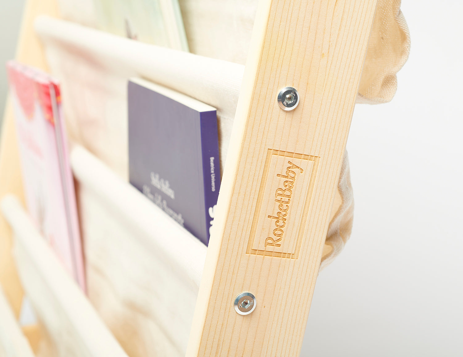 Frontal Bookrack - Montessori Inspired - Play. Learn. Thrive. ™